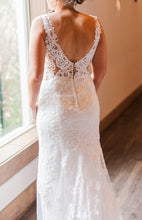Load image into Gallery viewer, Essense of Australia &#39;R7062&#39; wedding dress size-06 PREOWNED
