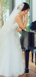 Zac Posen 'Winter 2017' size 8 used wedding dress side view on bride