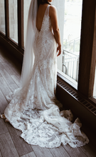 Load image into Gallery viewer, Ines Di Santo &#39;Anna&#39; wedding dress size-10 PREOWNED
