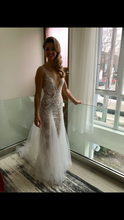 Load image into Gallery viewer, Berta &#39;Fall/Winter 2018 - 119&#39; size 2 used wedding dress front view on bride

