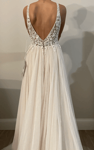 Essense of Australia 'D2523' wedding dress size-06 NEW