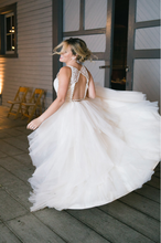 Load image into Gallery viewer, Hayley Paige &#39;Fully custom&#39; wedding dress size-08 PREOWNED
