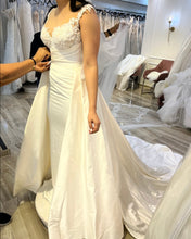 Load image into Gallery viewer, Wona Concept &#39;Everly&#39; wedding dress size-06 PREOWNED
