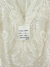 Load image into Gallery viewer, Galina Signature &#39;SWG941&#39; wedding dress size-02 NEW
