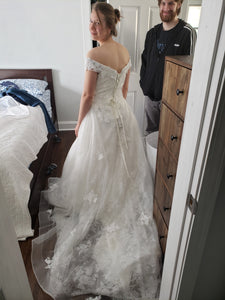 HandMade 'H-002' wedding dress size-12 SAMPLE