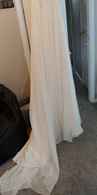 Load image into Gallery viewer, Lillian West &#39;11123&#39; wedding dress size-14 PREOWNED
