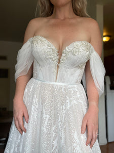 unknown 'Kassandra' wedding dress size-16 NEW