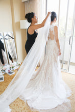 Load image into Gallery viewer, BHLDN &#39;Monarch&#39; wedding dress size-04 PREOWNED
