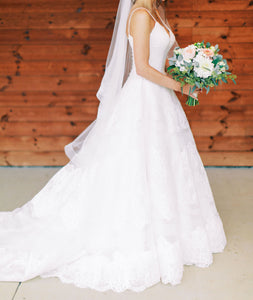 Allure Bridals '9400' wedding dress size-00 PREOWNED