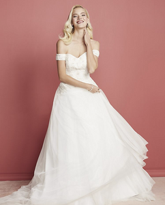 Oleg Cassini 'Tulle' size 2 new wedding dress front view on model