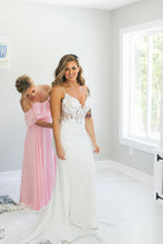Load image into Gallery viewer, Enzoani &#39;Pearl&#39; wedding dress size-08 PREOWNED
