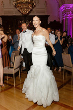 Load image into Gallery viewer, Vera Wang &#39;Ether&#39; wedding dress size-02 PREOWNED
