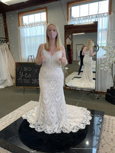 Load image into Gallery viewer, Private Collection &#39;Lacy&#39; wedding dress size-08 NEW
