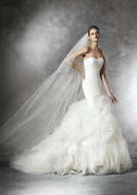 Load image into Gallery viewer, Pronovias &#39;Mildred&#39;
