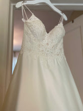 Load image into Gallery viewer, Ella rosa &#39;BE488&#39; wedding dress size-08 NEW
