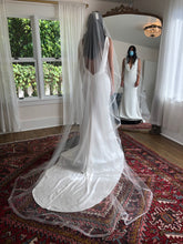 Load image into Gallery viewer, Flora Bridal &#39;Ania&#39; wedding dress size-02 NEW

