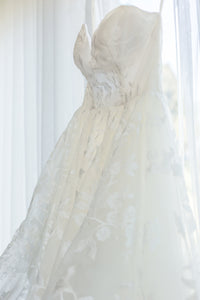 Hayley Paige 'Lulu' size 6 used wedding dress side view on hanger