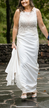 Load image into Gallery viewer, Casablanca &#39;2390 Shoshanna&#39; wedding dress size-10 PREOWNED
