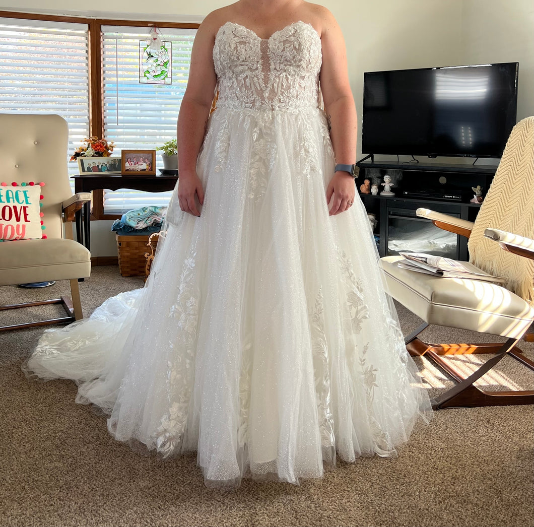 Morilee 'Wynne' wedding dress size-16 NEW
