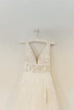 Load image into Gallery viewer, Willowby Galatea size 0 used wedding dress front view on hanger
