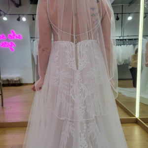 Essense of Australia 'Ania ES D3324' wedding dress size-06 NEW