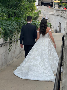 Lazaro 'STYLE 32100 VIENNA' wedding dress size-06 PREOWNED