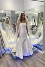 Load image into Gallery viewer, sophia tolli &#39;Gisele &#39; wedding dress size-04 NEW
