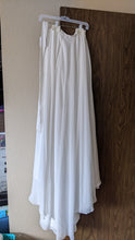 Load image into Gallery viewer, David&#39;s Bridal &#39;DS150827&#39; wedding dress size-06 NEW
