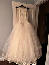 Load image into Gallery viewer, Candice Solomon &#39;(Don’t remember)&#39; wedding dress size-04 PREOWNED
