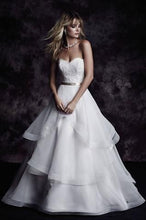 Load image into Gallery viewer, Paloma Blanca &#39;4610&#39; wedding dress size-02 NEW
