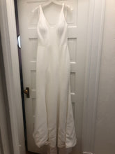 Load image into Gallery viewer, Modern Trousseau &#39;Sari/Butler custom dress&#39; wedding dress size-06 NEW
