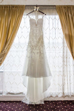 Load image into Gallery viewer, Casablanca &#39;unknown&#39; wedding dress size-04 PREOWNED
