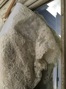 Alvina Valenta 'Fluted Ivory with Alencon Lace'