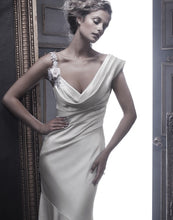 Load image into Gallery viewer, Casablanca &#39;B055&#39; size 4 used wedding dress front view on model
