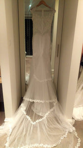 Alex Dumente ''Calabro' size 4 new wedding dress back view on hanger