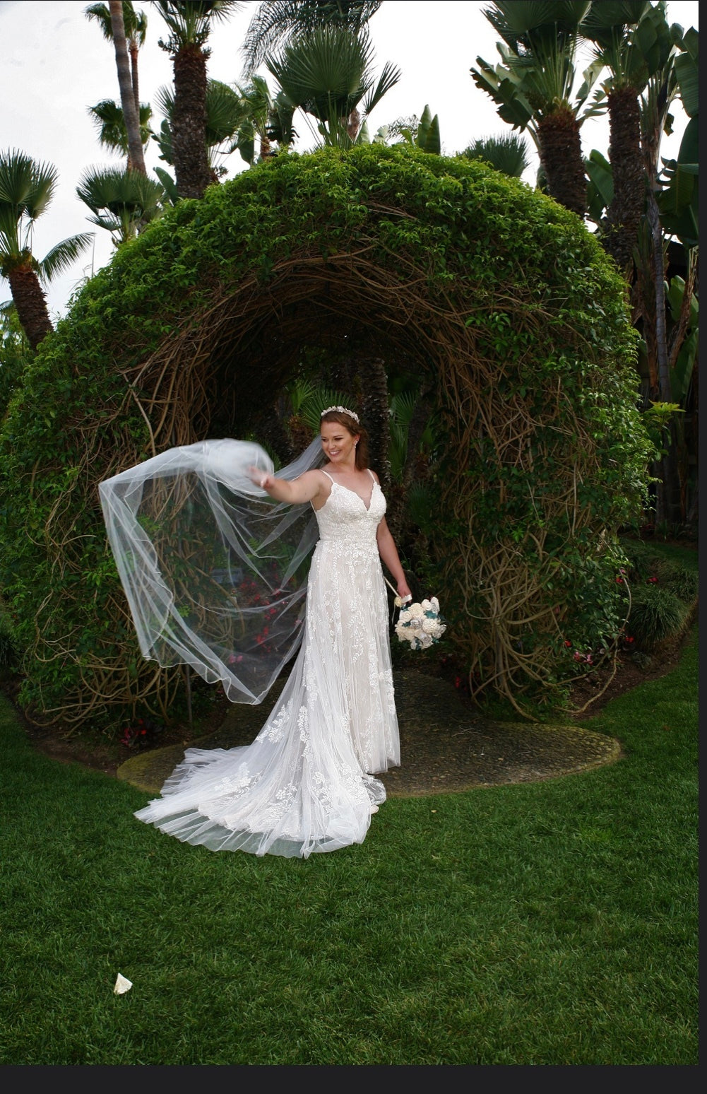 David's Bridal 'AI25050112' wedding dress size-06 PREOWNED