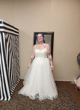 Load image into Gallery viewer, Vow&#39;d &#39;92703&#39; wedding dress size-16W PREOWNED
