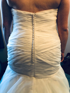 Cosmobella '7917' wedding dress size-18 NEW