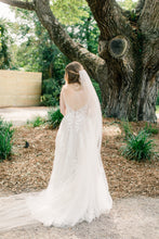 Load image into Gallery viewer, Watters &#39;WTOO Joelle (14701)&#39; wedding dress size-04 PREOWNED

