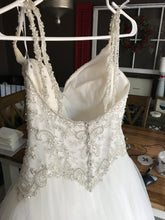Load image into Gallery viewer, Stella York &#39;6558&#39; size 8 used wedding dress back view on hanger
