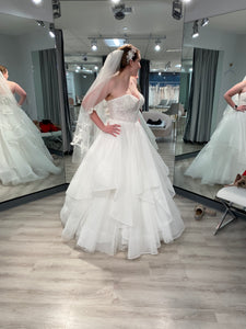 Essense of Australia 'PA1113 Oxford Street' wedding dress size-08 PREOWNED