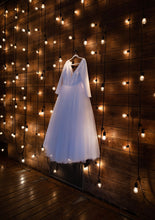 Load image into Gallery viewer, Nova McLaren &#39;Unknown-custom&#39; wedding dress size-14 PREOWNED
