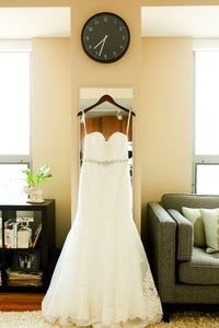 David's Bridal 'V3680' wedding dress size-06 PREOWNED