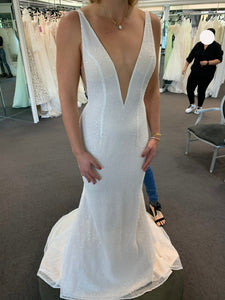  'Desire ' wedding dress size-08 NEW