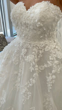 Load image into Gallery viewer, Allure Bridals &#39;C603&#39; wedding dress size-20 NEW
