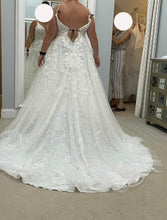 Load image into Gallery viewer, Essense of Australia &#39;D3157IV&#39; wedding dress size-10 NEW

