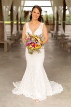 Load image into Gallery viewer, Wtoo &#39;11103&#39; wedding dress size-06 PREOWNED
