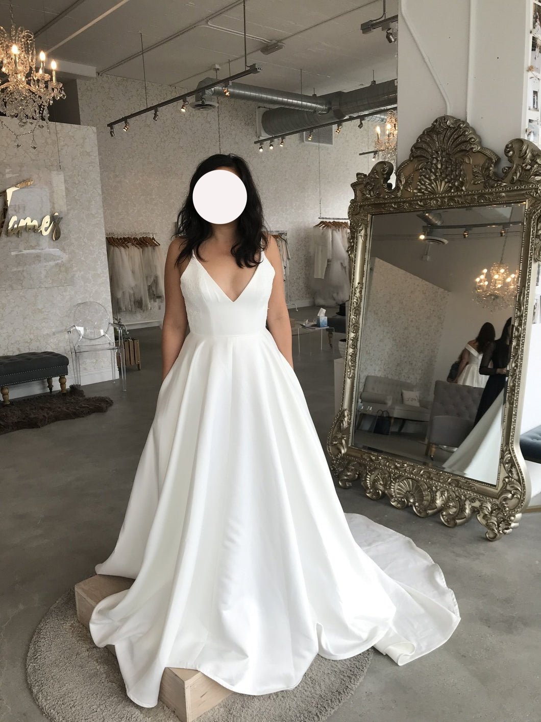 Tara LaTour 'Phillips' wedding dress size-10 NEW