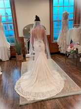 Load image into Gallery viewer, Mikaella &#39;2330&#39; wedding dress size-06 SAMPLE
