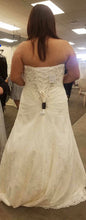 Load image into Gallery viewer, David&#39;s Bridal &#39;Lace&#39; size 14 new wedding dress back view on bride
